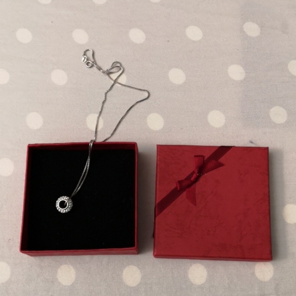 🌟Sterling silver pendant with crystals and chain